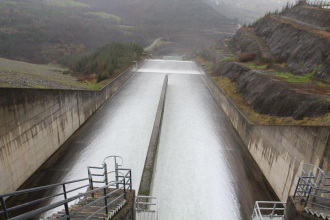 Kocaeli Su ve Kanalizasyon daresi'nin resmi internet sitesinden yaplan aklamada, Yuvack Baraj'nda su oran yzde 95'e ykselirken, su miktar 48 milyon 470 bin metrekp olarak akland.