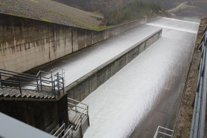 Kocaeli'nin Baiskele ilesindeki 51 milyon metrekp kapasiteli Yuvack Baraj'nda, dalardaki karlarn erimesi ve son yalar ile baraj doldu.