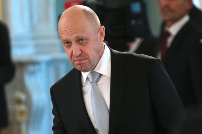 Rus cumhurbakannn yakn bir mttefiki olan ve genellikle 'Putin'in efi' olarak adlandrlan oligark Yevgeny Prigozhin tarafndan ynetilen kiralk ordunun, be hafta nce blgeye utuu aktarld.