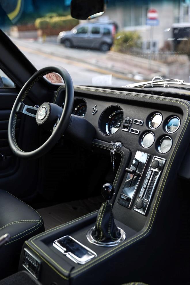 Piyasadaki Anadol saysnn azaldn ve yaa byk aralarn hurdaya kartlmasna bal olarak uygulanan TV indiriminin bu sreci hzlandrdn anlatan Cebbar, "Anadol bizim iin ok daha farkl bir ara. lk seri retilen Trk yapm bir ara olduundan, bizim iin daha n planda oldu. Dier aralara kyasla bizim iin gzel bir ara olduunu syleyebilirim." diye konutu.