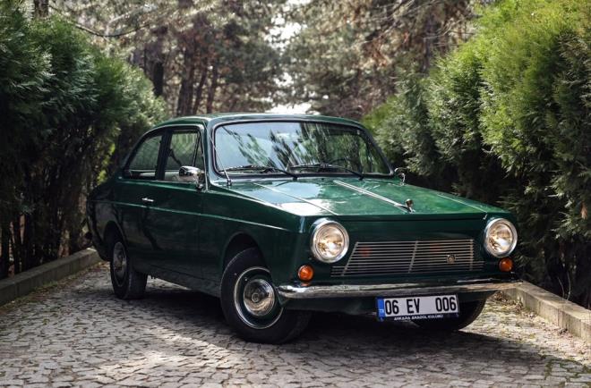 Akay, czi bir miktara satn ald otomobili para para toplamak yerine, tamamn detayl ekilde yaptrmak istediini, ancak 2019'da bitirebildiini dile getirerek, unlar kaydetti:    "Bu kadar beklemeyi planlamamtm. Evlilik, ocuklarn domas, ite bir ev sahibi olalm dedik. Devaml erteledik. 2 yl srd toplamak. 2021'in Haziran aynda en sonunda muayeneden geti. asesinden, boyamasna ve demesine kadar her eyi, sanki fabrikadan bugn km gibi olsun istedim. Grntsnn de eski halindeki gibi olmasn istedim" dedi.