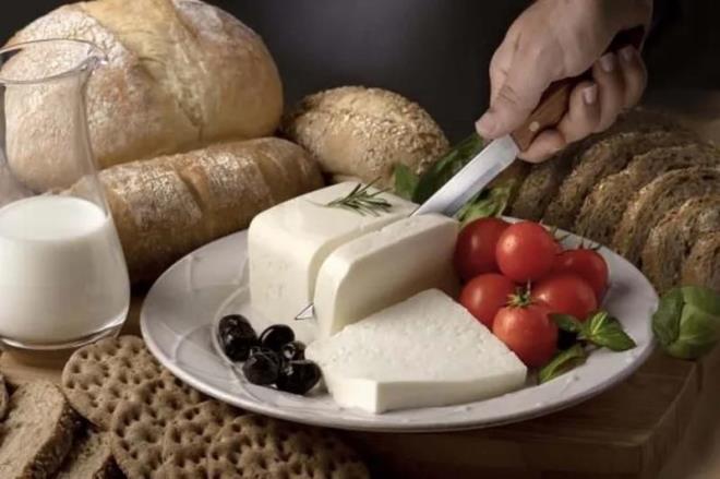 Peynir alrken aadaki noktalar unutmayn: 1- Gzeneksiz veya kk gzenekli peynirleri aln.