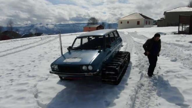Fren sistemi ile aracn dnmesini salayan Trkmen, Hdrnebi Yaylas?nde hem geziyor hem de mahsur kalan aralarn kurtarlmasn salyor.