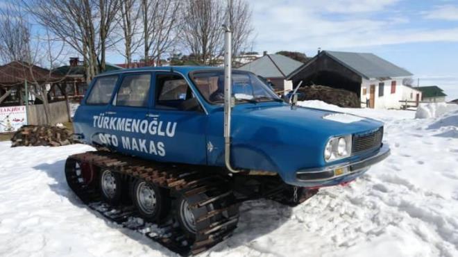 Yaylaya belirli bir yere kadar arabamla geliyorum sonrasnda yola paletli ile devam ediyorum. Arkadalarmla yaylada geziyorum. Kn turistler geliyor onlarda ilgi gsteriyor? dedi.