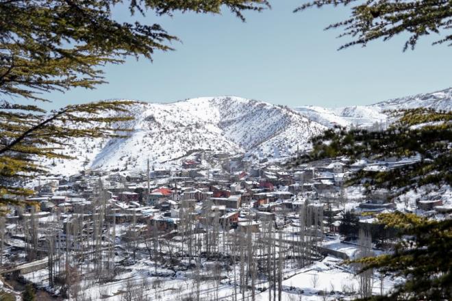 Mahalle sakinlerinden 67 yandaki Osman ahin, evlerini teslim aldktan sonra tanacaklarn syledi.    Gidecekleri yere almann zor olacana deinen ahin, "ocukluumuz, her eyimiz burada geti. Bundan sonraki mrmz yeni yerimizde geecek? diye konutu.