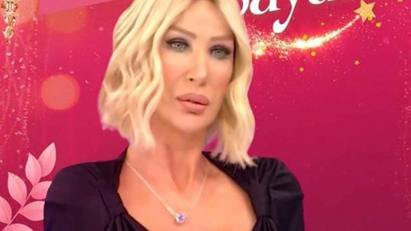 Londra ve Miami'de de evleri olan Sayan'n Bodrum'da 3 villas bulunurken aylk toplam kira gelirinin ise 500 bin lira olduu belirtiliyor.