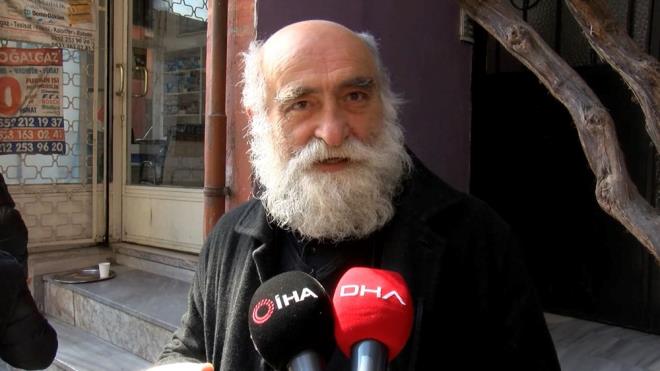 "BRLKTE OK ROL ALDIK"    Oyuncu Ahmet Talay, "Rabbim rahmetindeki gnl efkati hi kaybolmadan cennetin yolculuuna Allah onu kabul eder inallah. Hseyin kardeimle birlikte ok rol aldk, erken gidenlerden oldu. Mekan cennet olsun" eklinde konutu. Oyuncu Mekin Sezer ise "Beraber almtk, ok ince ruhluydu. Bamz sa olsun" dedi.