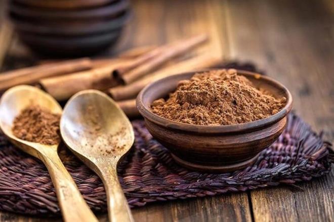 Kolesterol stnde de dengeleyici etkisi olan tarnn antioksidan, antiseptik ve antibakteriyel zellikleri de vardr. Kann phtlamasn nlemeye yardmc olan tarn zengin lif ierii sayesinde sindirimi kolaylatrr. Lsemide kanser hcrelerinin oalma riskini drr. Tarn sakz inemek veya koklamak hafzay glendirir, Alzheimer gibi hastalklarda yardmc olarak kullanlabilir.