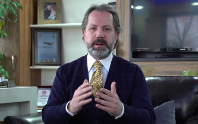 -Kripto paralarda 34 bin dolar seviyesine kadar hzl bir d vard geen hafta. Bundan sonra da ykseliini 45 dolara kadar devam ettiren bir kripto para piyasas grdk. 43 bin 500 dolar destei var. Eer buralar krlrsa 37 bin 500 dolar seviyesi gndeme gelebilir. Aksine iyimser bir aklama gelirse de 50 bin dolar seviyesi gndeme gelebilir. Burda yzde 50 yzde 50 bir ihtimal var. O yzden bu enstrmanlar gz nnde bulundurarak tek bir enstrmanda beklemekten ziyade varlklarn yzde 50'sini deer kaybetmi enstrmanlarn deer kayplarn frsata evirebilirsin.     <br>-Ciddi anlamda bir belirsizlik var piyasalarda. Sert deer kayb ve sert deer ykselii var. Yatrmclarn risk atmak iin yapmas gereken elindeki enstrmanlarn yzde ellisini deer kaybeden bir enstrmanla takas yapp beklemek. Bu ilemleri TL kullanmayarak direk parite zerinden yapyoruz.