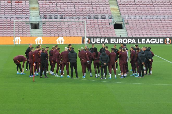 Galatasaray: Inaki Pena, mer Bayram, Marcao, Victor Nelsson, Patrick Van Aanholt, Taylan Antalyal, Berkan Kutlu, Kerem Aktrkolu, Alexandru Cicaldau, Emre Kln, Bafetimbi Gomis.