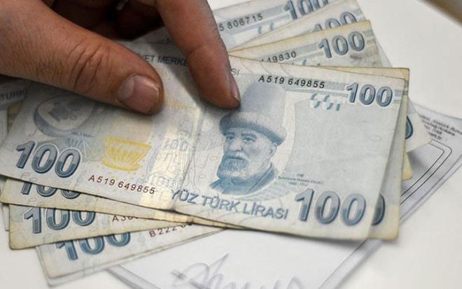 Emekli olmak iin tabela irketlere, dolandrclara para kaptrmayn uyars yaptn belirten Vatan gazetesi yazar Mert Nayr, son denetimde madur saysnn 106 bin kii olduunu belirtti. Kayt d denetimlerin tam gaz devam ettiini belirten  Sosyal Gvenlik Uzman Nayr yazsnda nemli detaylara yer verdi: