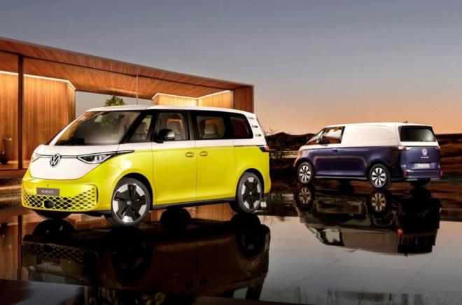 Volkswagen'in merakla beklenen elektrikli minibs ID. Buzz sonunda tantld.