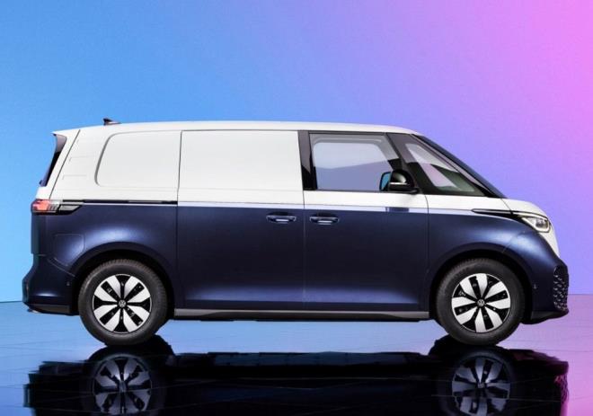 Lansmanda gsterilen tm aralar ift renk ama  Volkswagen modelin, yedi tek renk ve drt ift renk tonuyla geleceini aklamt.