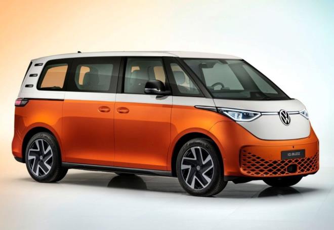 SONBAHARDA PYASADA    Aracn ilk olarak be koltuklu modeli yln nc eyreinde sata sunulacak. Standart aks mesafeli alt koltuklu model yine yl iinde sata kacak. Uzun aks mesafeli yedi koltuklu versiyon ise gelecek yl satta olacak.