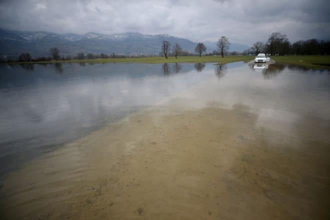 Demircan, Glyaka'nn sulak bir blge olduuna iaret ederek, "me sularnn bol olduu bir blgedeyiz. elale, ova ile yaylalarn bol olduu bir blge buras. Bu bereketlilikle Trkiye'nin her blgesine de faydas olan bir blge. stanbul'un yzde 70 su ihtiyacnn karland bir blgedeyiz. Bu yl kar sularnn erimesiyle bereket artacak." ifadelerini kulland.&#8203;&#8203;&#8203;&#8203;&#8203;&#8203;&#8203;
