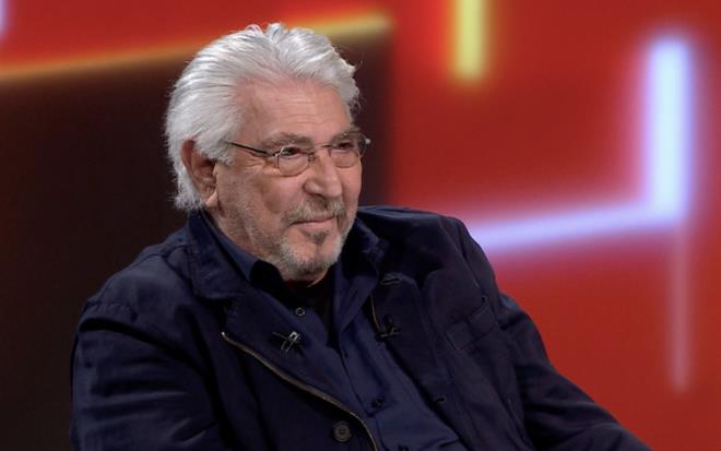 Unutulmaz birok filmde rol alan, akllara kaznan dizilerde alk toplayan performanslara imza atan Erdal zyaclar ok konuulacak aklamalarda bulundu. Birok kez birlikte kamera karsna getii Kemal Sunal hakknda konutu.