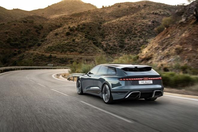 Konsept otomobil ayn zamanda A6 Sportback e-tron ile ayn boyutlara sahip yeni bir tasarm konseptini de gzler nne seriyor. 4,96 metre uzunlua, 1,96 metre genilie ve 1,44 metre ykseklie sahip gvdesiyle st snfta yer alyor.