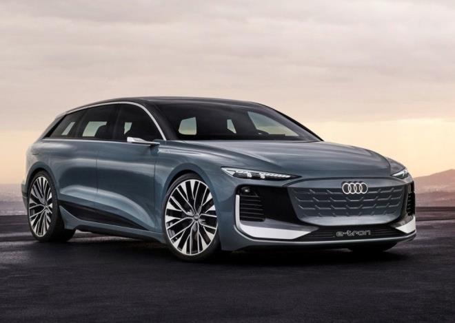 Audi yeni elektriklisini tantt: Audi A6 Avant e-tron Concept - 1    Alman otomobil reticisi Audi, sfr karbon emisyonu hedefinin paras olarak 2026 ylndan sonra yeni, dizel ve benzinli otomobil retimini durduracan aklad.    Audi CEO'su Markus Duesmann, 2026 yl itibaryla Audi'nin yalnzca tamamen elektrikli otomobil modellerini piyasaya srecei belirtti.