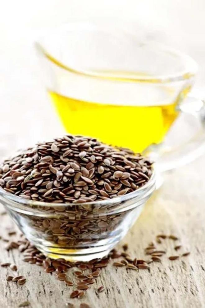 Keten Tohumu    <br>  Keten tohumu, vcudu zehirli maddelerden arndrmada ok etkilidir. Sindirim sistemini ve barsaklar temizlerken Omega-3 ya asidi destei de salar. Her sabah 1 kak tlm keten tohumunu limonlu suya kartrarak iebilirsiniz.