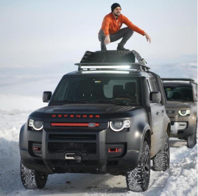 Sosyal medyay aktif kullanan oyuncunun paylamlar dikkat ekiyor.