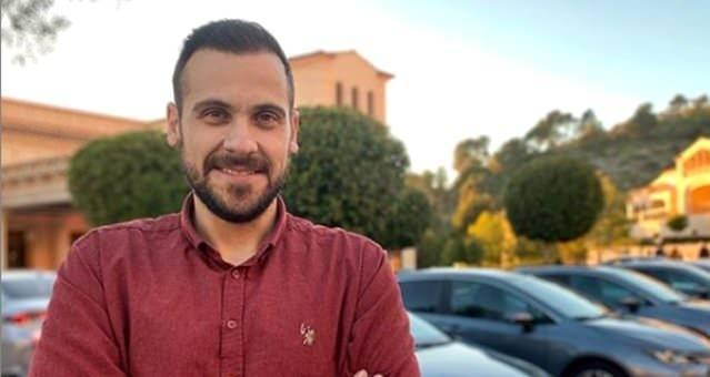 Bir dijital platformun davetine katlan mit Erdim, ' Oyunculuk geri planda kald, baya arabac oldum. Bir taraftan pilotluk devam ediyor. Ua tek bama indirip kaldrabiliyorum' demiti.