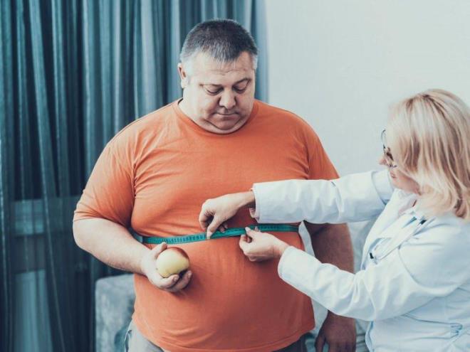 OBEZTE   <br>  Ar kilo alm sadece vcut yapsn bozmaz ayn zamanda organlar da etkiler. Vcut salnda olmazsa olmaz olan organ ise obezitedir. Yaplan aratrmalarda obezite tespit edilen yzde 80 orandaki hastalarda bbrek rahatszl da tespit edilmitir.