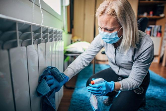 10-KALORFER TEMZL    Kaloriferlerinizin temizlii snmanz asndan da ok nemlidir. Bu, sy daha iyi ve ekonomik kullanmanz salar. Kaloriferin i ksmlarn temizlerken kirli sudan arndrmay unutmayn; kurularken ve temizlerken sa kurutma makinesinden yararlanabilirsiniz. Islak bez yardmyla da genel temizlik yapabilirsiniz.