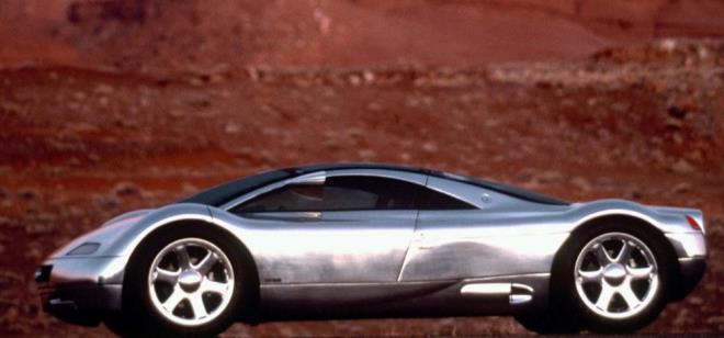 Avus, VW Group'un yeni W12 motorunu dnyaya tantma yoluydu. Ancak motor henz hazr deildi. alan bir W12, 1997?de VW W12 Syncro ile tantld.