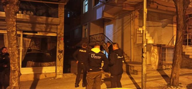 Gngren?de gence saldran pitbull sahibinden alnarak barnaa getirildi - 6  PTBULL KISIRLATIRILMAMI VE KAYITLI DEL      Sahibine para cezas kesileceini aktaran Gndz, ?Daha sonra kan 7322 sayl kanuna gre 14 Ocak?a kadar bu hayvanlarn ksrlatrlmas ve kayt altna alnmas gerekiyordu. u anda ilemizde 63 adet kaytl tehlikeli rk dediimiz kpek bulunuyor. Ancak vatandalarn ou getirmiyor bu tehlike arz ediyor" szlerini kulland.