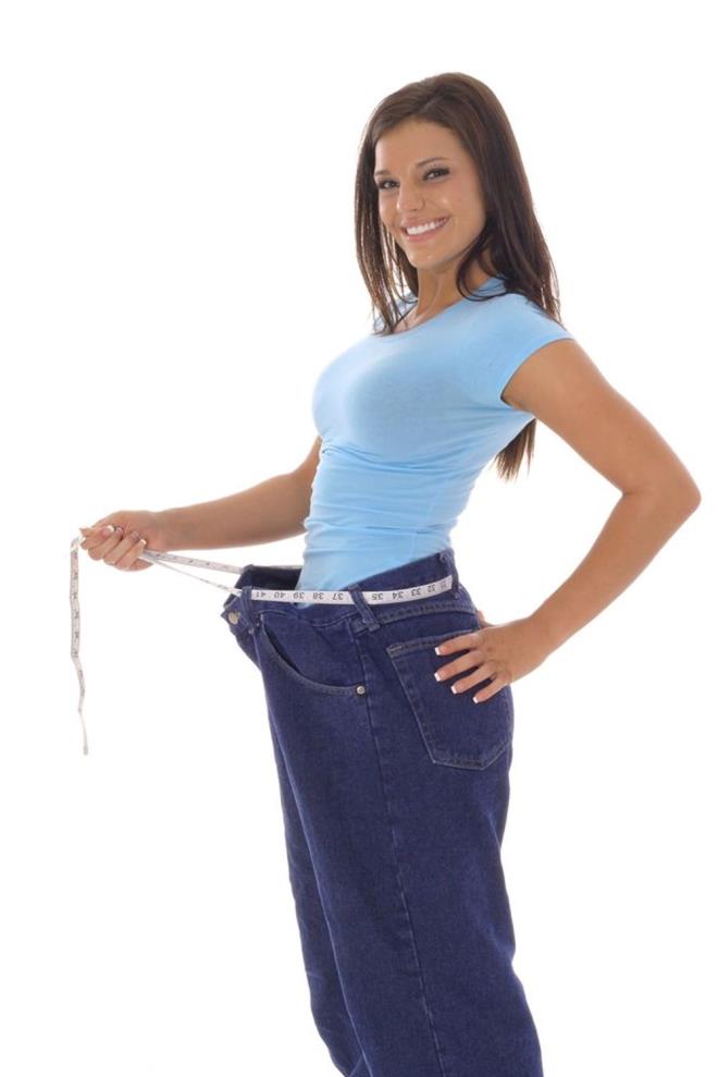 STEDM AMELYATI OLABLRM HERKESE AYNI AMELYAT UYGULANABLR  <br>  DORUSU  <br>  Obezite cerrahisi iin ne ameliyat yaplacana hasta kendi karar veremez. Herkese ameliyat uygulanamaz. Obezite cerrahisinde tm dnyada yaygn olarak kullanlan ameliyat 'Sleeve Gastrektomi'dir. (tp mide) Fizyolojik ve fonksiyonel sonular daha iyi olduu iin tercih edilir. Fakat hastann ya, vcut kitle indeksi, elik eden hastalklar, yeme alkanlklar yaplacak teknie karar vermede byk rol oynar. Tm konsltasyonlar tamamlandktan sonra cerrah ve hasta hangi ameliyatn uygulanacana birlikte karar vermi olur.