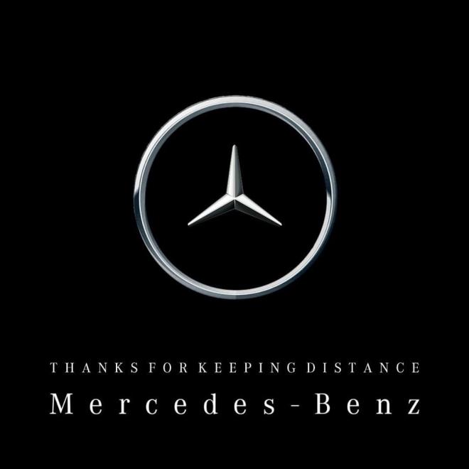 Mercedes yeni logosunu "mesafeye dikkat ettiiniz iin teekkrler" notu ile paylat.