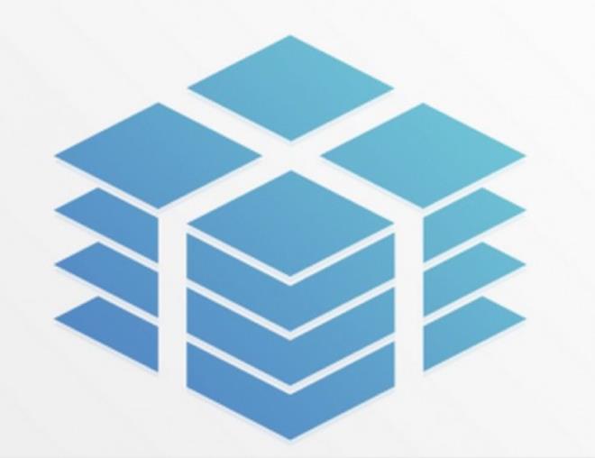 Just in Case: Markann zekice logosu bir demet dokmann kurdeleyle balanm halini ieriyor.