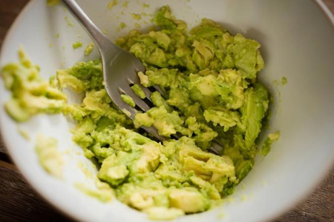 Herbert Wertheim Halk Sal profesr Anderson, ?nerilen, sebze ve meyveler asndan zengin olan Akdeniz diyeti gibi salkl yeme alkanlklarn iyiletirmek iin umutsuzca stratejilere ihtiyacmz var? diye konutu.