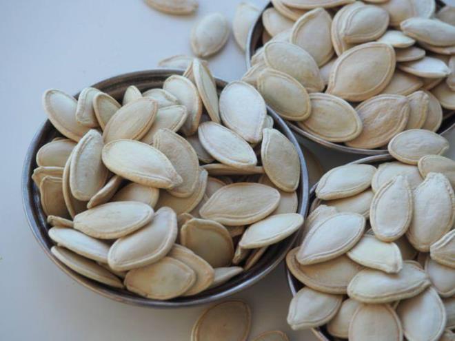 Nisan ve Mays aylarna denk gelen Ramazan da tketilmesi gereken besinlerin de bu aylarda yetien besinler olmal. Bu besinler vcudun ihtiyac olan vitamin ve mineralleri salayarak oru srecinin daha salkl gemesini salar. ftar sahur aras neler tketilmeli?