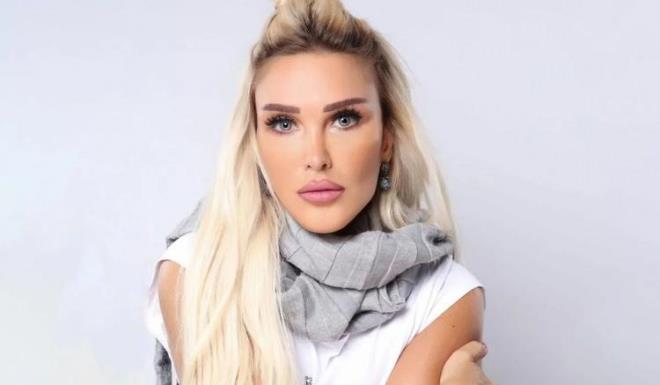 "Ben bunlarn yannda m byle bir eyde bulunmuum veya bulundum? Hi dayak yiyen biri tekrar benimle ayn araca biner mi? Bunlarn hibiri hayatn olaan akna uygun deil. Kendisini bizzat benim, onun gitme istei dorultusunda koronadan dolay toplu tama arac da olmamas dikkate alnarak istedii noktaya braktm kamera kaytlaryla sabittir. Braktm nokta otobslerin getii yerdir ve oraya hastane yakndr. Yaralandna ilikin 3-4 saat sonrasnda Pendik'te bir hastaneden rapor almas hi mantkl deildir. Evimde byle bir olay yaandysa neden hi kimseden yardm istememi? Sulamalar kabul etmiyorum, beraatm istiyorum" dedi.