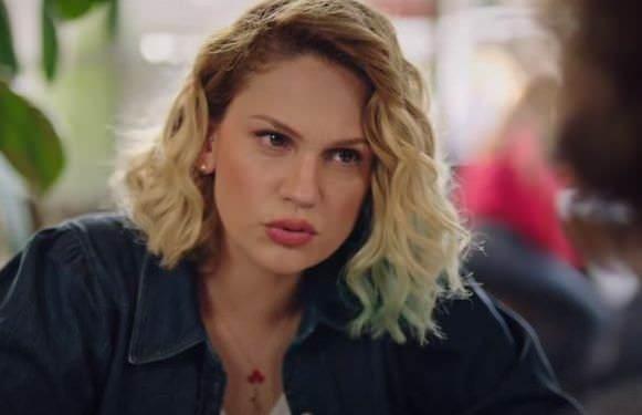 imdiye kadar sinemaseverlerle buluan filmlere fark atan Bergen filmi krd gie rekoruyla, barol oyuncusu Farah Zeynep Abdullah'n yzn gldrd.