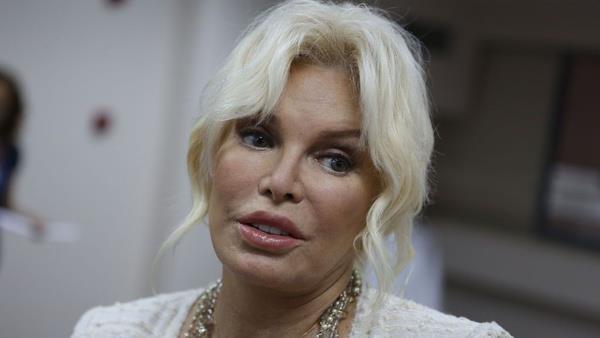 Sosyal medyada zaman zaman gndem oluyorsunuz. Cumhurbakan Erdoan'n etkinliine katldnzda eletiri almtnz...  <br>  Niye eletirildiimizi anlamyorum gerekten. Cumhurbakanmz, tm milletimizin seimi ile belirlenmi bir kii ve hepimizin Cumhurbakandr. Neticede ahslar deil lkemizi temsil ediyor.