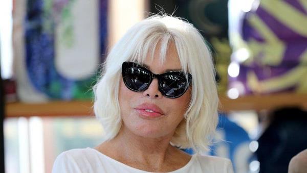 Her gn spor yapyor musunuz?  <br>  Bu bir efsane ama hayr. Genetik olarak ok anslym. Spor yapmay ok seviyorum ama pandemi srecinde yapamadm. Sadece arada yry yapyorum.