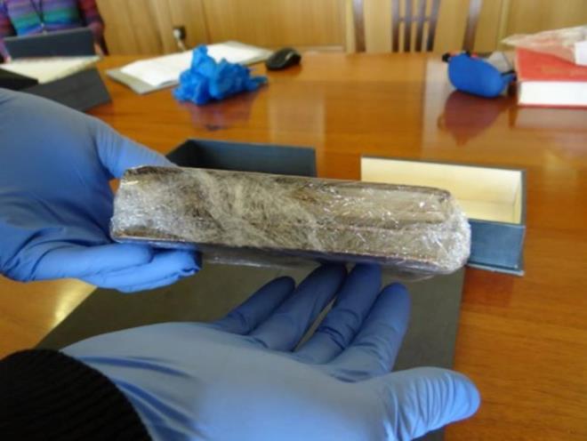 ngiltere'de Cambridge niversitesi Ktphanesi, 22 yl nce kaybolan Charles Darwin'e ait iki defterin, ktphaneye iade edildiini aklad.    Ktphaneden yaplan aklamada Darwin'e ait, biri ikonik 1837 'Hayat Aac' taslan ieren iki defterin, pembe bir hediye torbasnn iinde ?Ktphaneci, Mutlu Paskalyalar, X? mesajyla bulunduu belirtildi.