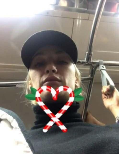 Didem Soydan;  <br>  Nianta'nda oturan nl model Didem Soydan da Yenikap - Hacosman metrosunu kullanan isimlerden.