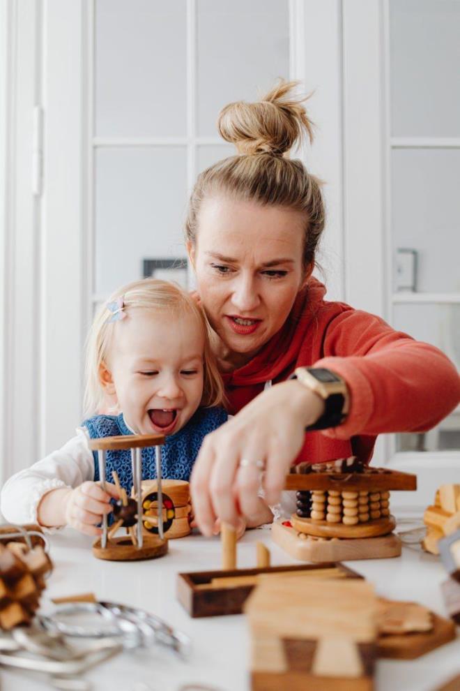 OYUN LKS KURMANIZ GEREKYOR    ocukla iletiimin ak olmas, sz dinlemesi ve denilenin icrata gemesi iin iletiimin gl olmas ok nemlidir.    Bol bol zaman ayrp onun sevdii aktivitelerde bulunmaya almalsnz.