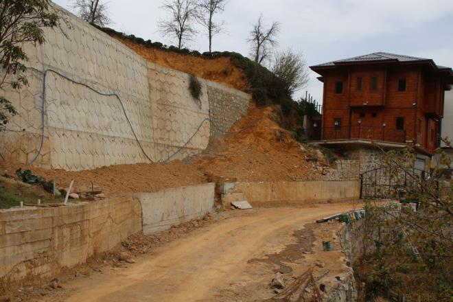 "Burada afetlere dnk alnan tedbirler olmasa biz yaadmz afetlerde ok daha byk kayplar veririz. Yaptmz bu almalar, can ve mal kayplarn asgari dzeyde tutuyor. Bundan sonra da bu kayplar azaltacak ekilde tedbirleri almaya devam ediyoruz.