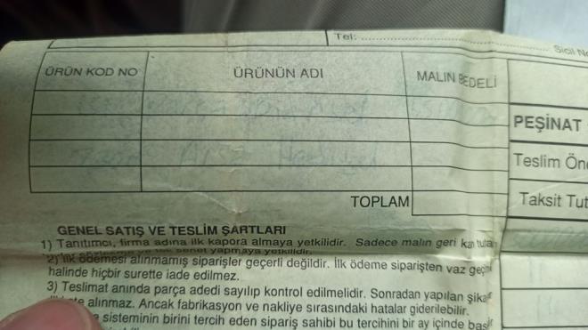 Ei Neriman Badolu adna 20 yl nce byle bir kampanya ile tencere aldklarn belirten yal adam, ?O zamann fiyatyla 45 bin liraya tencere setini taksit taksit demesini gerekletirerek aldk. Ancak taksitler bitince Aydn?n Didim ilesinden bize verilmesi gereken arsa verilmedi. Bizler de hakkmz aramak istediimizde rendik ki, Ahmet bey bize verilmesi iin baz blgelerdeki yerlerin vekaletini oradaki yetkililere vermi. Onlar da arsalar satm veya zerlerine geirince ortada kaldk. Sonra Konya?dan bize arsa verilecei sylendi. Ancak onu da 20 yl oldu alamadk. 2016 ylnda Ahmet bey vefat etmi. Konya?daki vekalet verdii kiiyle grtmzde ise hep u ay, bu ay vaadiyle oyalandk. rendiimiz kadaryla taksitleri demeyenlere de icra kad gitmi? dedi.