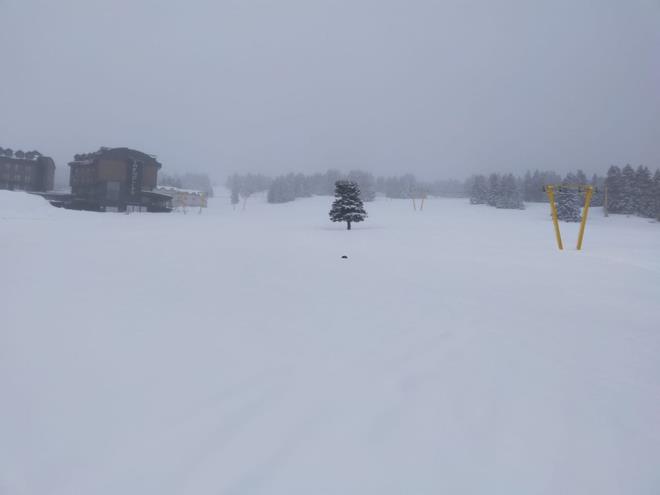Meteoroloji'den alnan bilgilere gre Uluda?da kar yann perembe gnne kadar aralklarla devam edecei renildi.