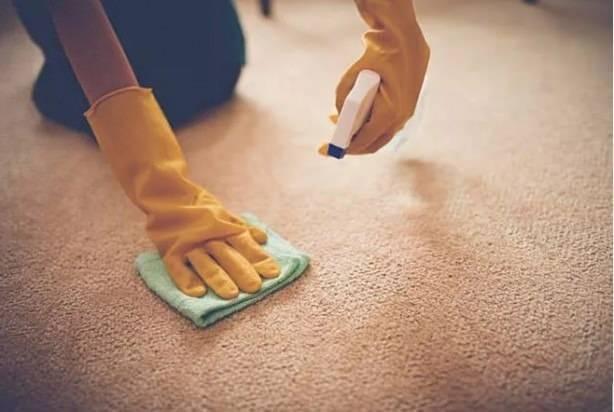 HALI TEMZLNDE    Halnza istemeden de olsa kalem boyalar deince temizlemekte zorlanabilirsiniz. Bunun iin lekenin zerine kola dkn ve sabunlu suyla ovalayarak silin. Lekeler ok ksa bir sre iinde kaybolacaktr.