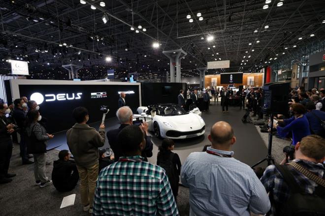 2020 ylnda kurulan Avusturyal irket Deus Automobiles bu markalardan birisi. zel retim elektrikli hiper otomobillerle adndan sz ettirmek isteyen marka New York Otomobil Fuar'nda yeni modelini ortaya kard.