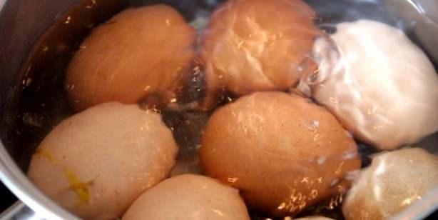 Kahvaltlarmzn vazgeilmezi olan yumurta ayn zamanda diyet menlerinin de olmazsa olmaz besinlerinden biridir.