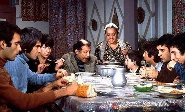 Daha yeni de emekli olduk. Sinemay braktktan sonra babam ile almaya baladm. Ayakkab imalat yapyorduk. Sonra ayakkab sektrnde nc olan bir marka ile 15 yl altm. Ar-Ge mdrl yaptm." ifadelerini kulland.