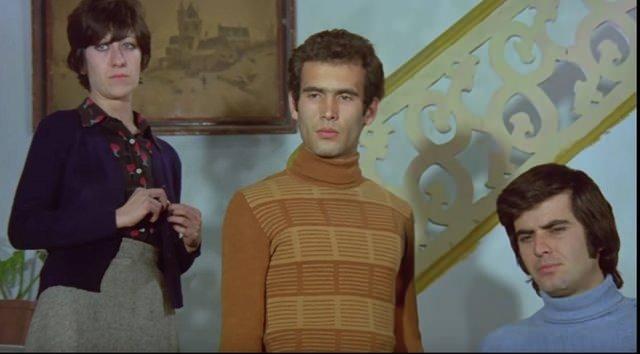 "SNEMAYI BIRAKTIKTAN SONRA BABAMLA ALIMAYA BALADIM"    Hababam Snf serisinin yan sra; "Ah Nerede", "Bizim Aile" ve "Aile erefi" adl yapmlarda rol alan Nezir, sinema sektrnden uzak bir yaant srdrmeyi seti.