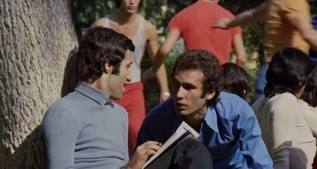 Mnir zkul, Adile Nait, Kemal Sunal ve Tark Akan gibi birbirinden baarl isimlerin rol ald seride "Bozum Cahit" roln oynayan Cengiz Nezir yllar sonra ortaya kt.